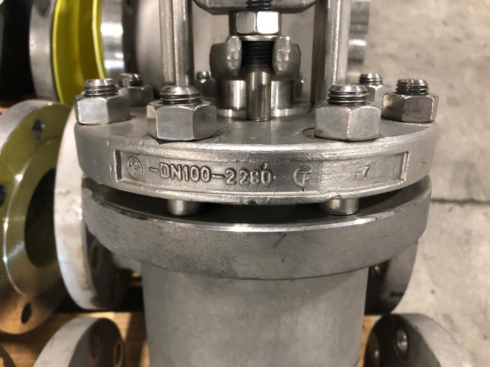 Klaus Union 4" 150# Globe Valve, Steel/Stellite